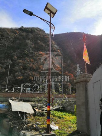 阿壩州黑水縣扶貧移民局太陽(yáng)能路燈建設(shè)項(xiàng)目